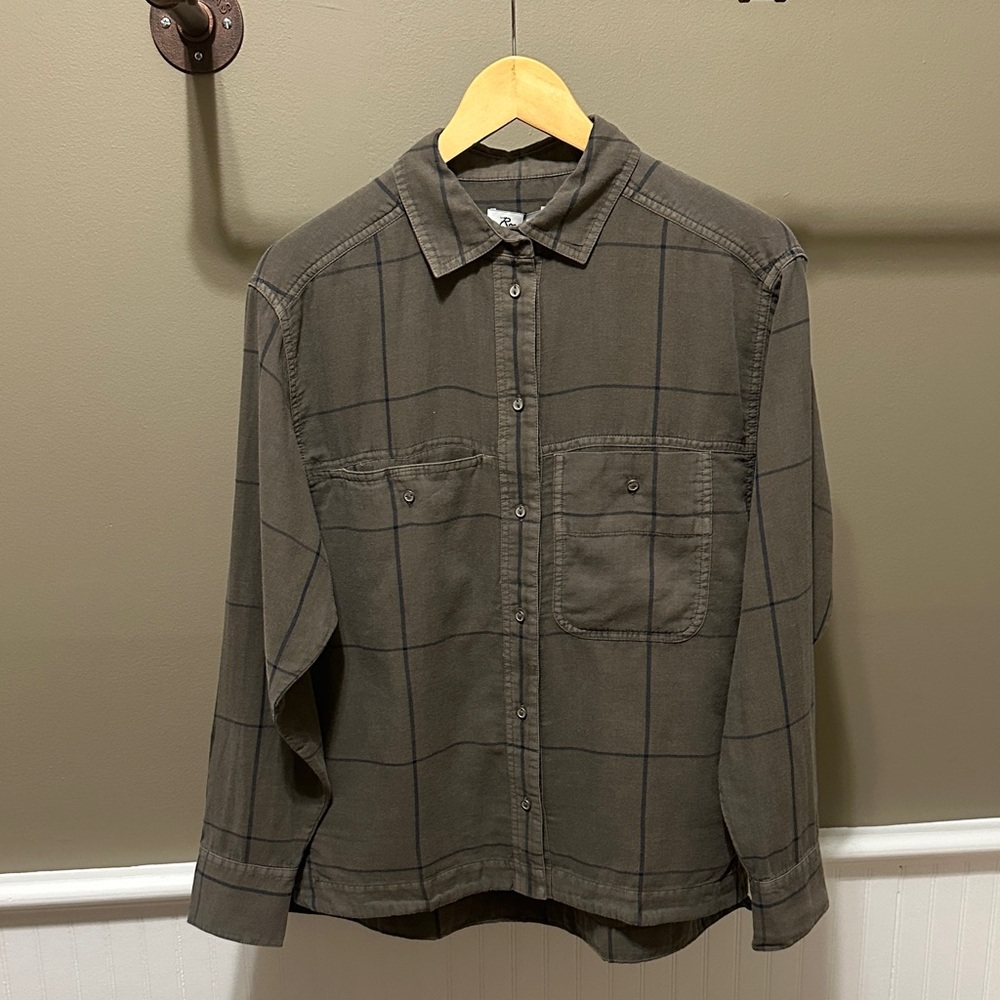 Women's Olive Plaid Button-Front Shirt - Relaxed Fit